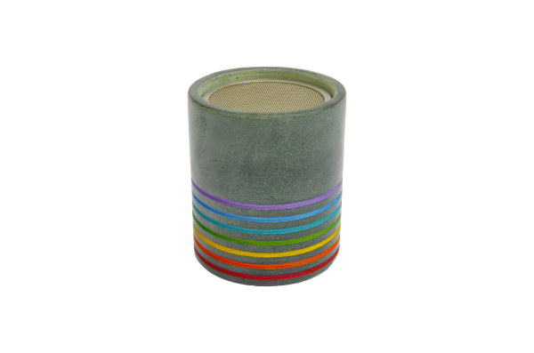 Räucherstövchen mit einem 60 mm Edelstahlsieb aus grauem Naturspeckstein mit bunten Steifendesign in den 7 Farben der Chakren.